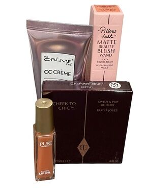 Charlotte Tilbury Cheek to Chic Blusher in Ecstasy - Peachy Coral